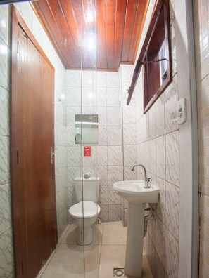 Bathroom - Pousada Terra Do Sol (Arraial do Cabo)