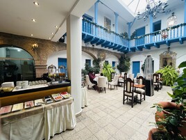 Desayuno buffet incluido todos los días 