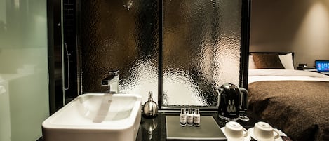 Superior Double Room | 1 bedroom, premium bedding, in-room safe, blackout curtains