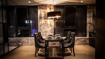 Premium-Studio (with Dining) | 1 Schlafzimmer, hochwertige Bettwaren, Zimmersafe, Verdunkelungsvorhänge