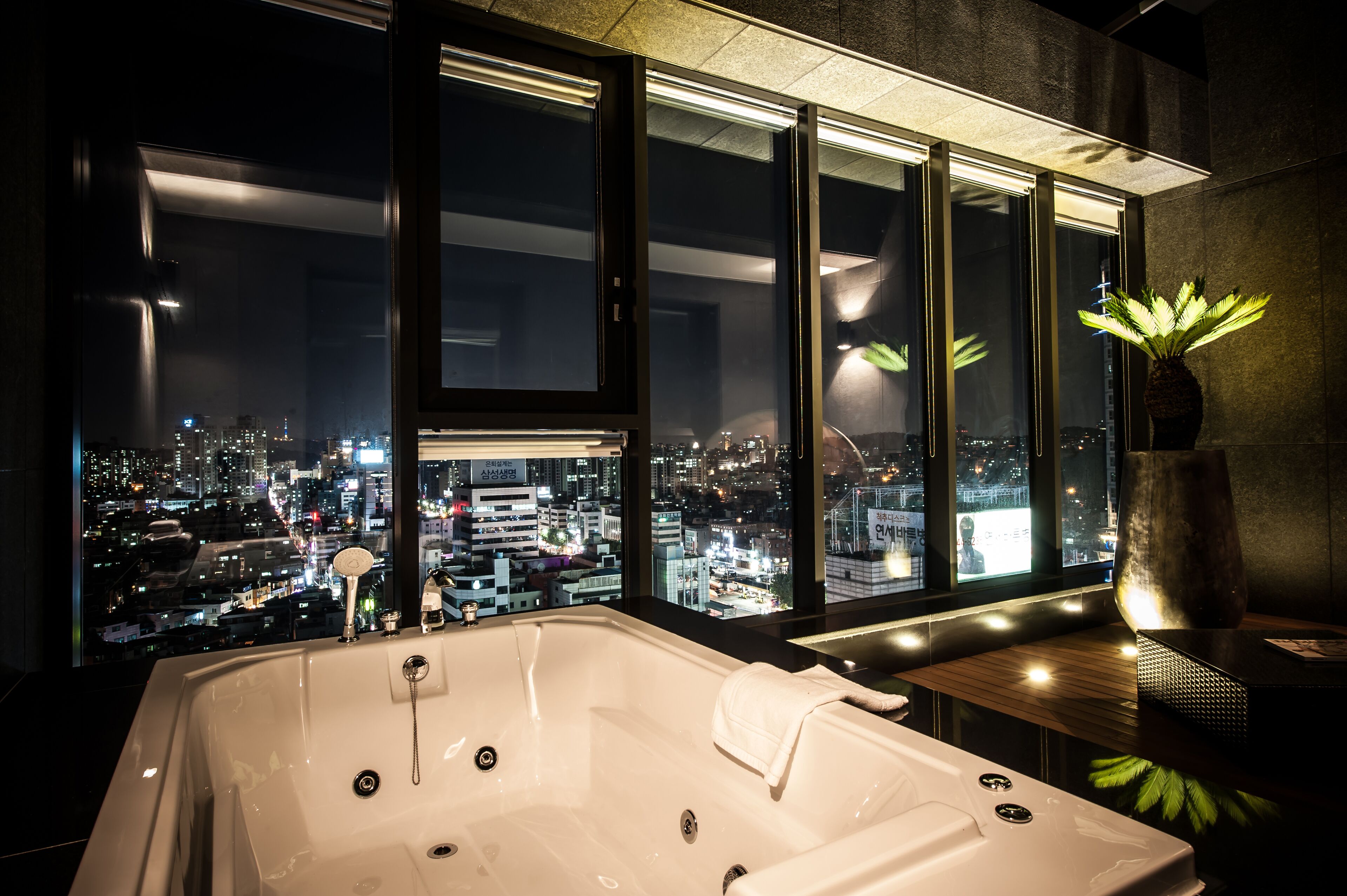 premium terrace | city view