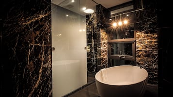 Premium Terrace | Bathroom | Separate tub and shower, rainfall showerhead, free toiletries