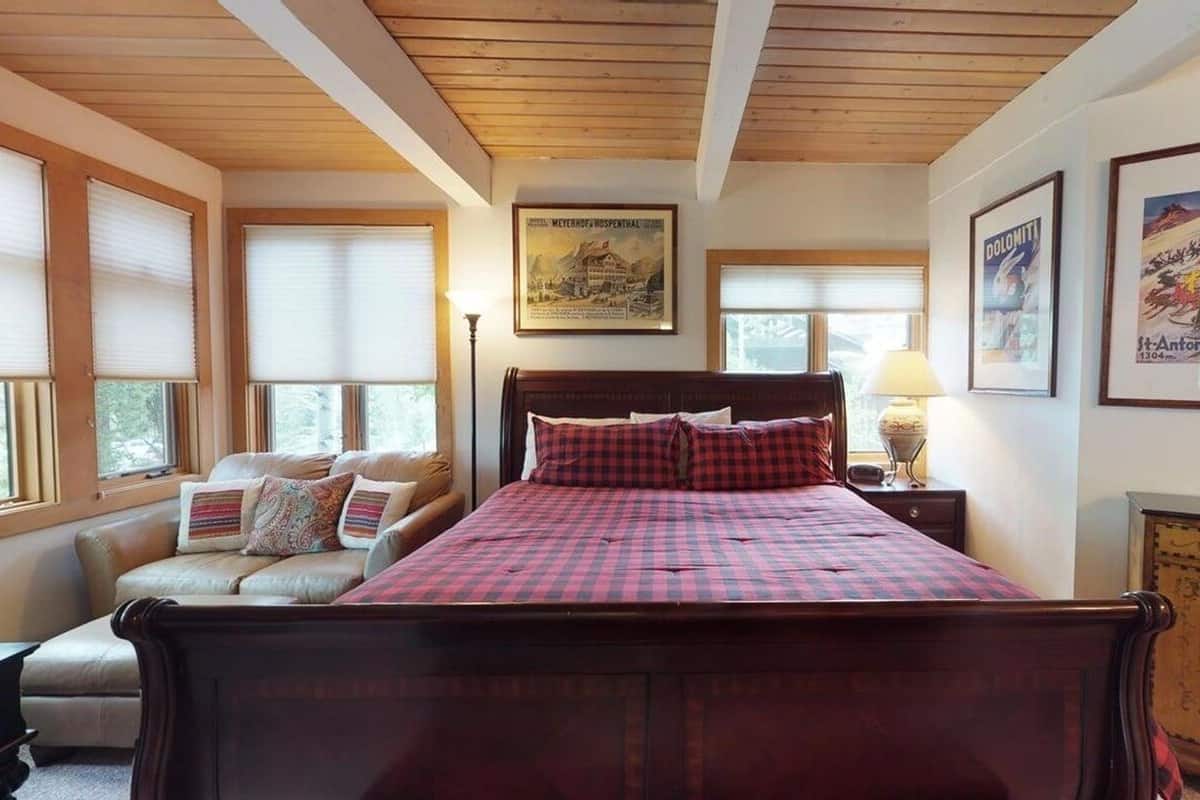 Studio (Aspenwood L3) | Individuelt dekorert, individuelt innredet og strykejern/-brett