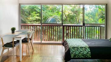 Ensuite triple room | View from room