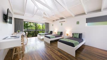 Triple Room | 1 bilik tidur, cadar katil