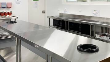 Fridge, microwave