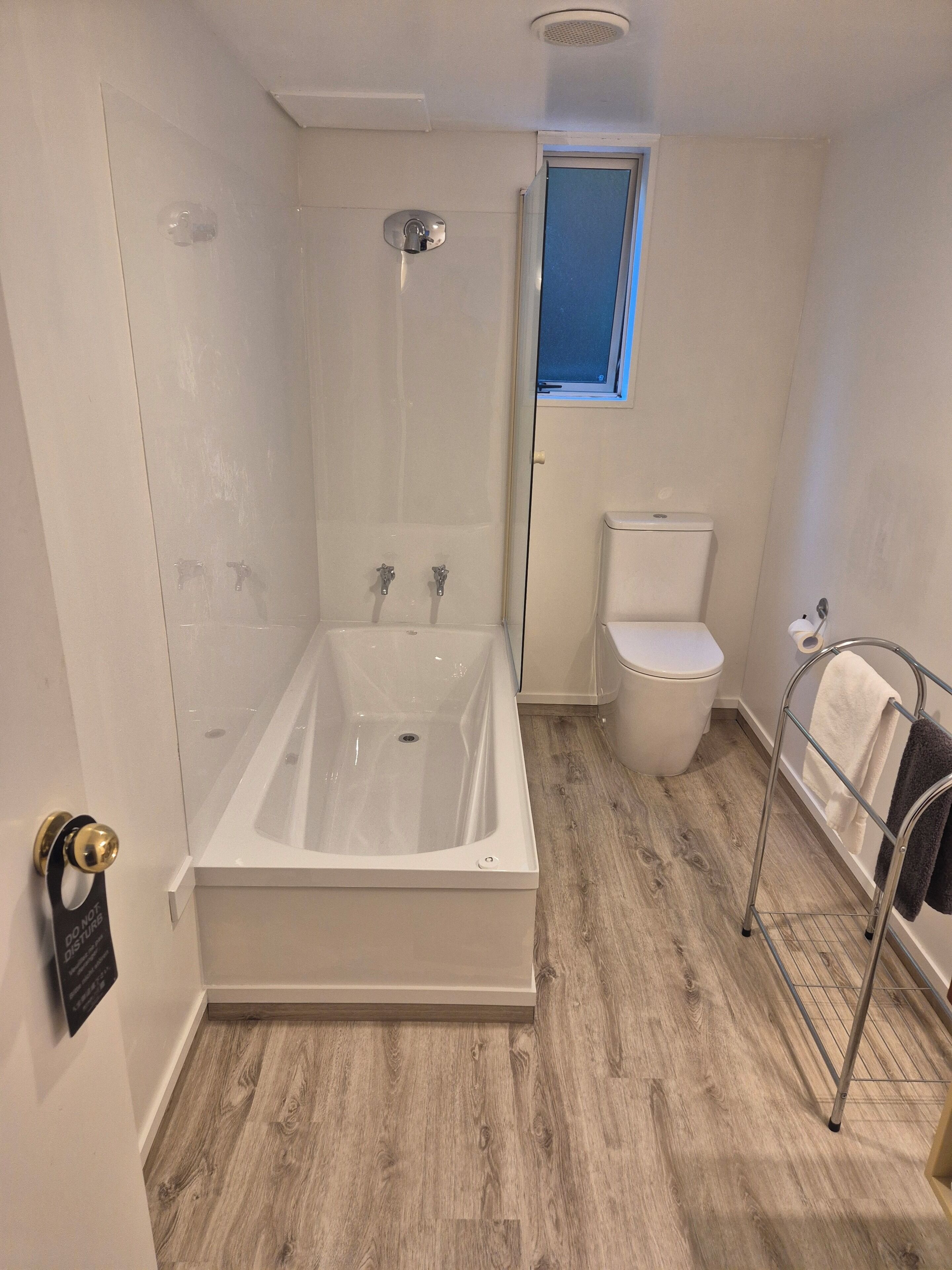 アパートメント 1 ベッドルーム | バスルーム | バスアメニティ (無料)、ヘアドライヤー、タオル