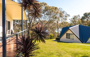 3 Bedroom Lakeside | Terrace/patio