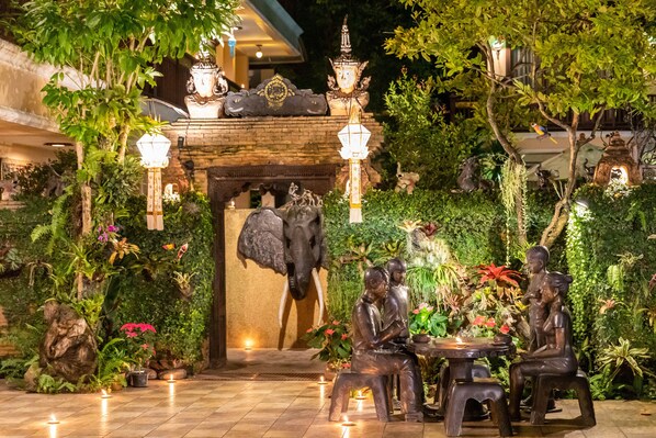 Exterior - At Chiang Mai Hotel (Chiang Mai)