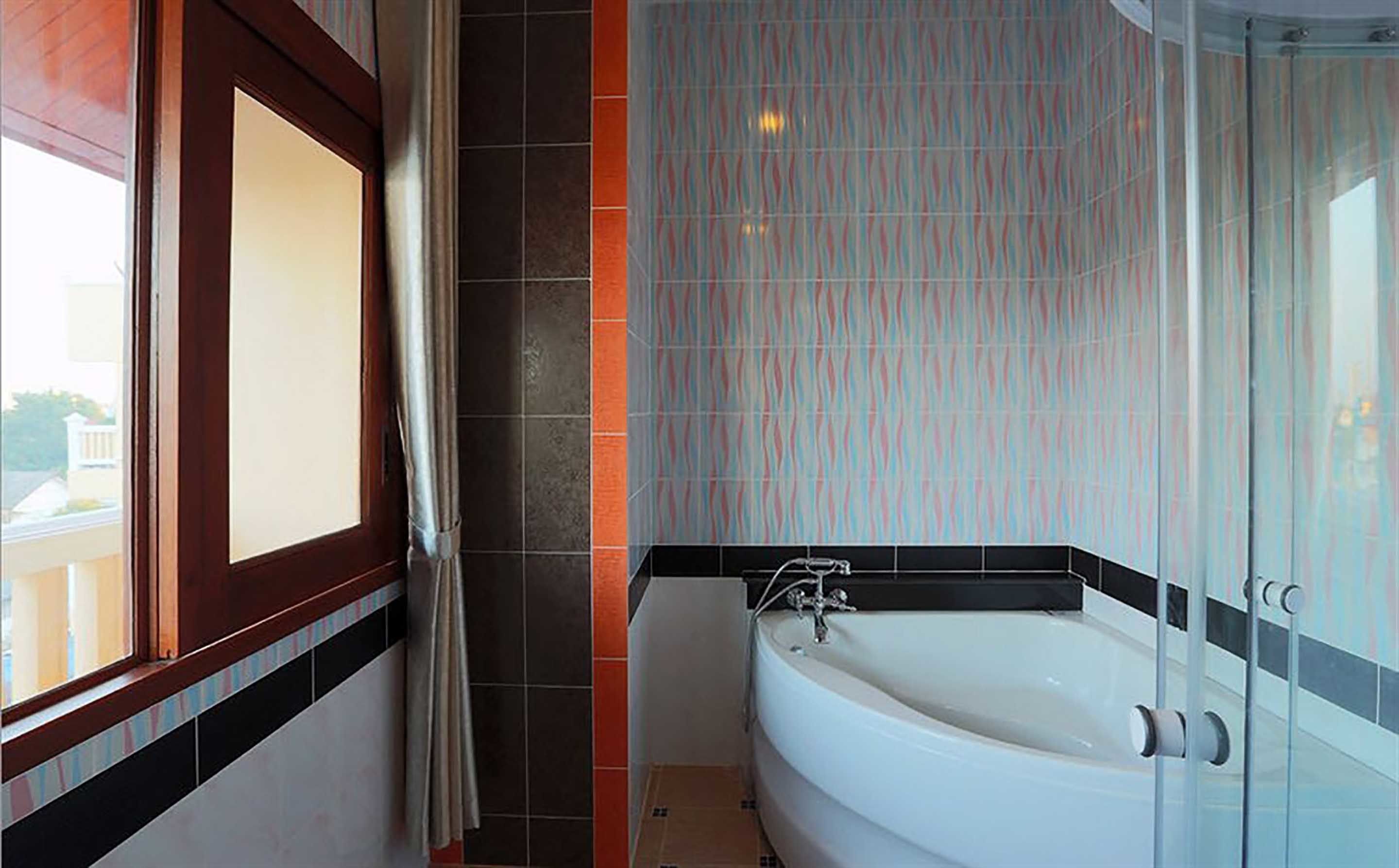 premium room | bathroom | separate bathtub and shower, deep-soaking bathtub, rainfall showerhead