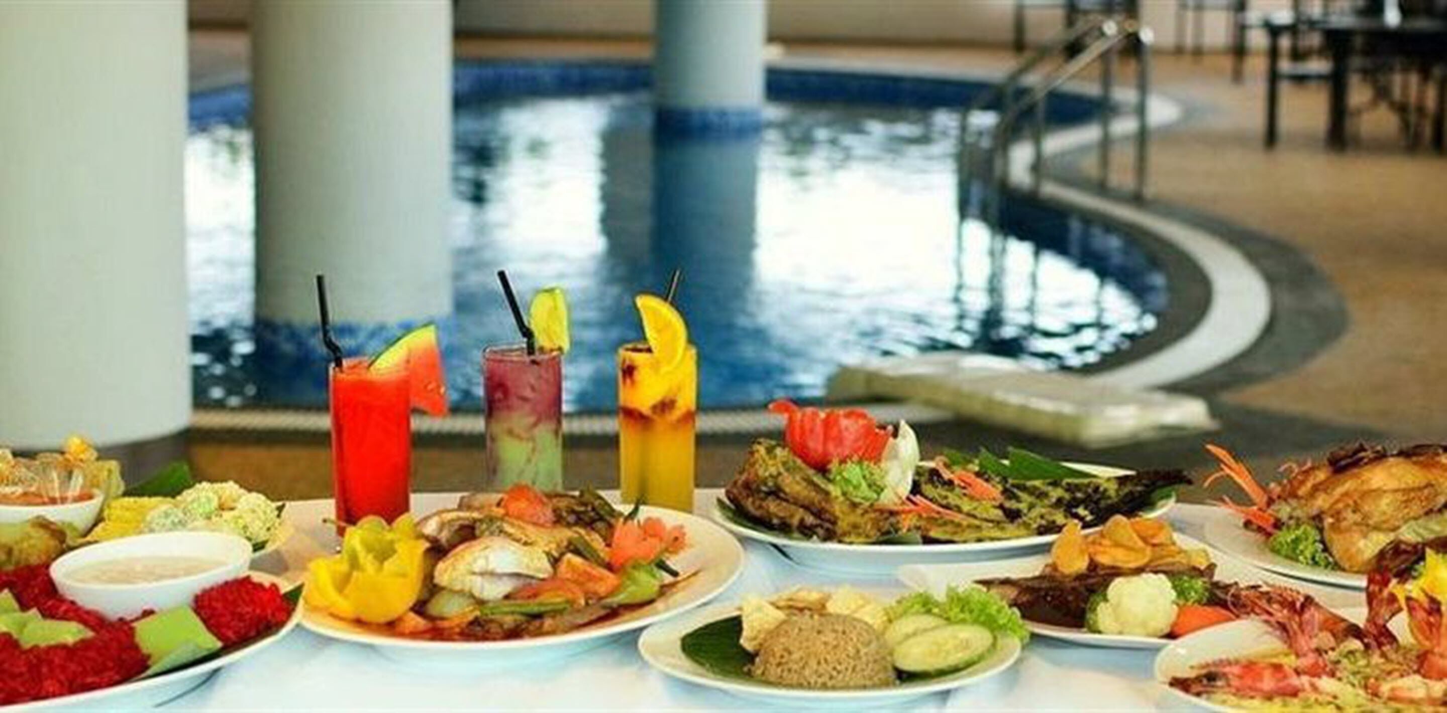 Daily buffet breakfast (MYR 25 per person)
