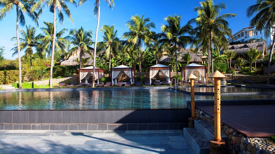 Aroma Beach Resort & Spa