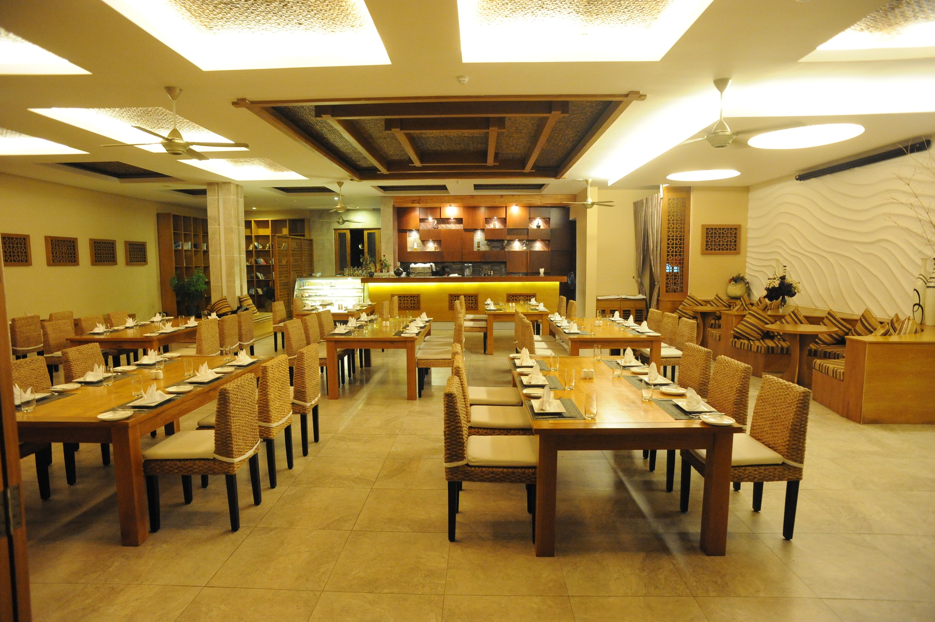 free daily full breakfast