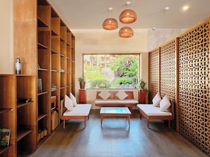 Breakfast, lunch, dinner and brunch served  - Aroma Beach Resort & Spa (Phan Thiet)