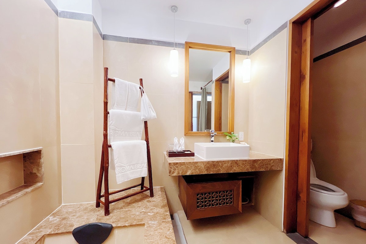 Aroma Village, Twin Room | Bathroom | Hair dryer, bathrobes, slippers, bidet