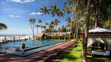 Outdoor pool, sun loungers