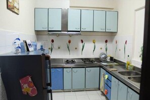 Apartment, 4 Bed Rooms  | 私人廚房 | 電冰箱、咖啡機/沖茶器