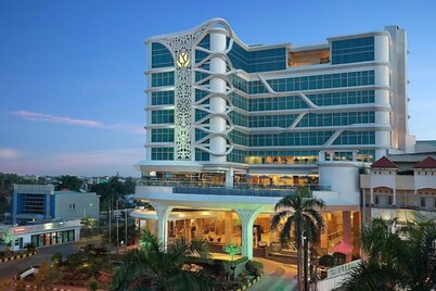 Golden Tulip Galaxy Hotel