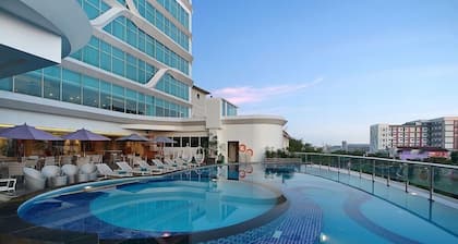 Golden Tulip Galaxy Hotel