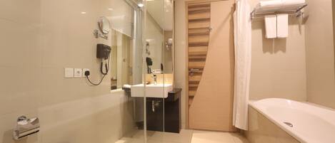 Suite Junior, 1 chambre, vue ville | Salle de bain