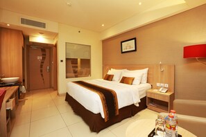 Superior Double Room | Minibar, in-room safe, desk, iron/ironing board