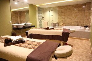 Perawatan tubuh, aromaterapi, perawatan wajah, dan refleksiologi