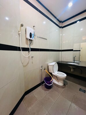 Triple Room | Bathroom