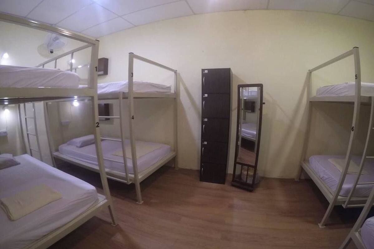 Mixed Dormitory | In-room safe, iron/ironing board (on request), WiFi (free)