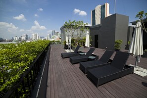 Sundeck - iSanook Bangkok (Bangkok)