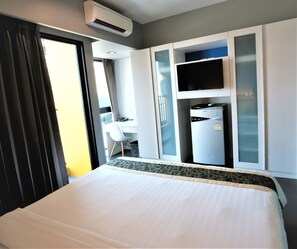 Studio for 4 | Down comforters, Select Comfort beds, in-room safe