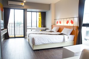 iSanook Studio Room | Down comforters, Select Comfort beds, in-room safe - iSanook Bangkok (Bangkok)