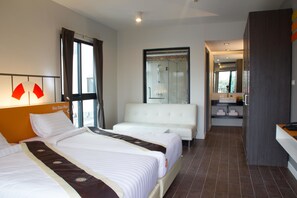 Down duvets, Select Comfort beds, in-room safe, individually decorated - iSanook Bangkok (Bangkok)
