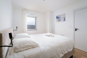 Căn hộ Deluxe, 1 phòng ngủ, hiên | Phòng cách âm, bàn ủi/dụng cụ ủi quần áo 