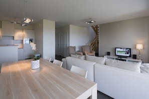Villa, 3 Schlafzimmer, Meerblick | Wohnzimmer | Flachbildfernseher