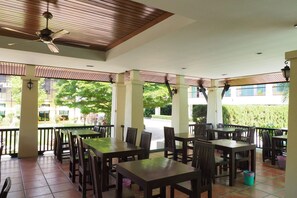 Breakfast (THB 150 per person)