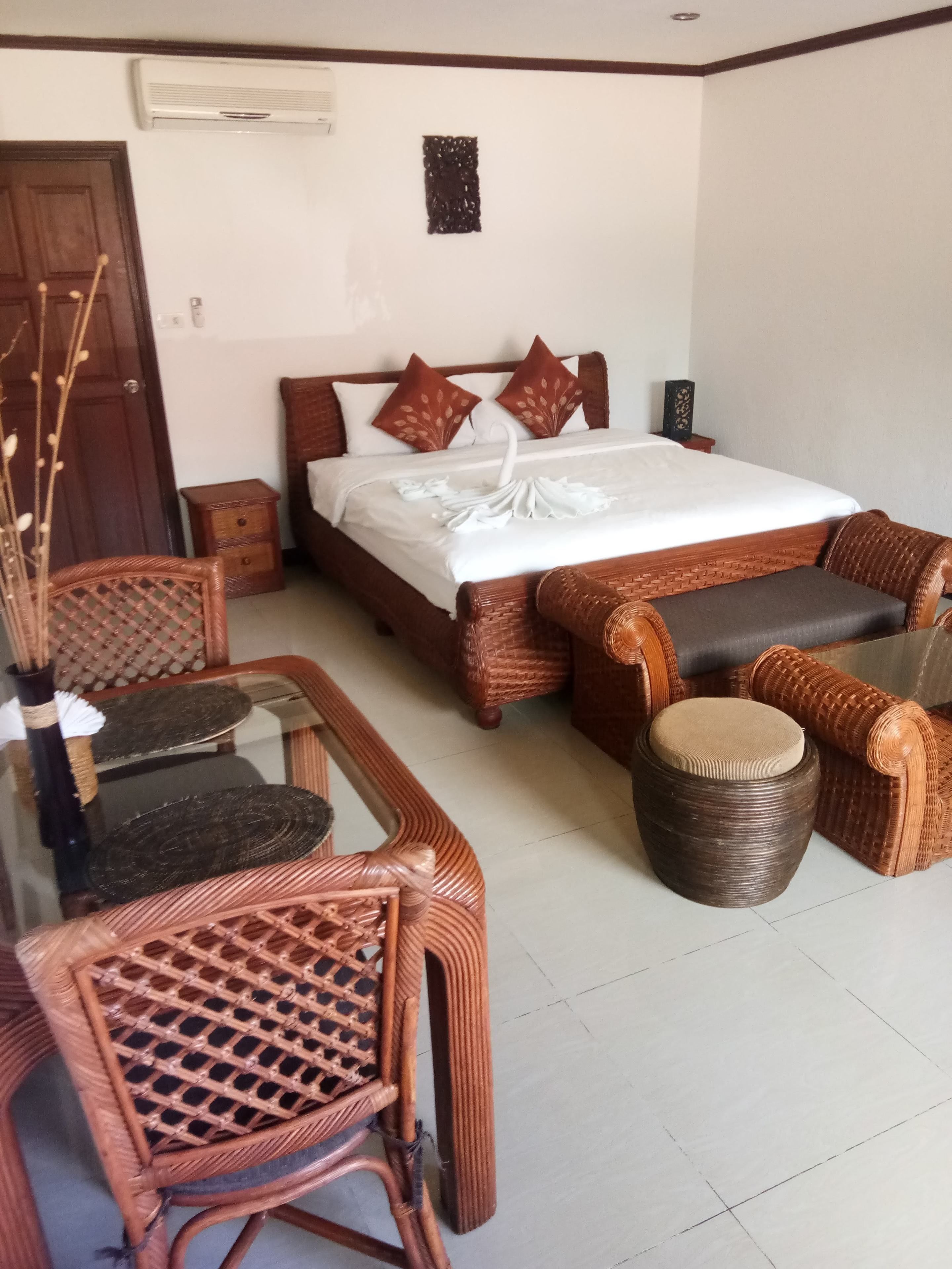 budget room | living room