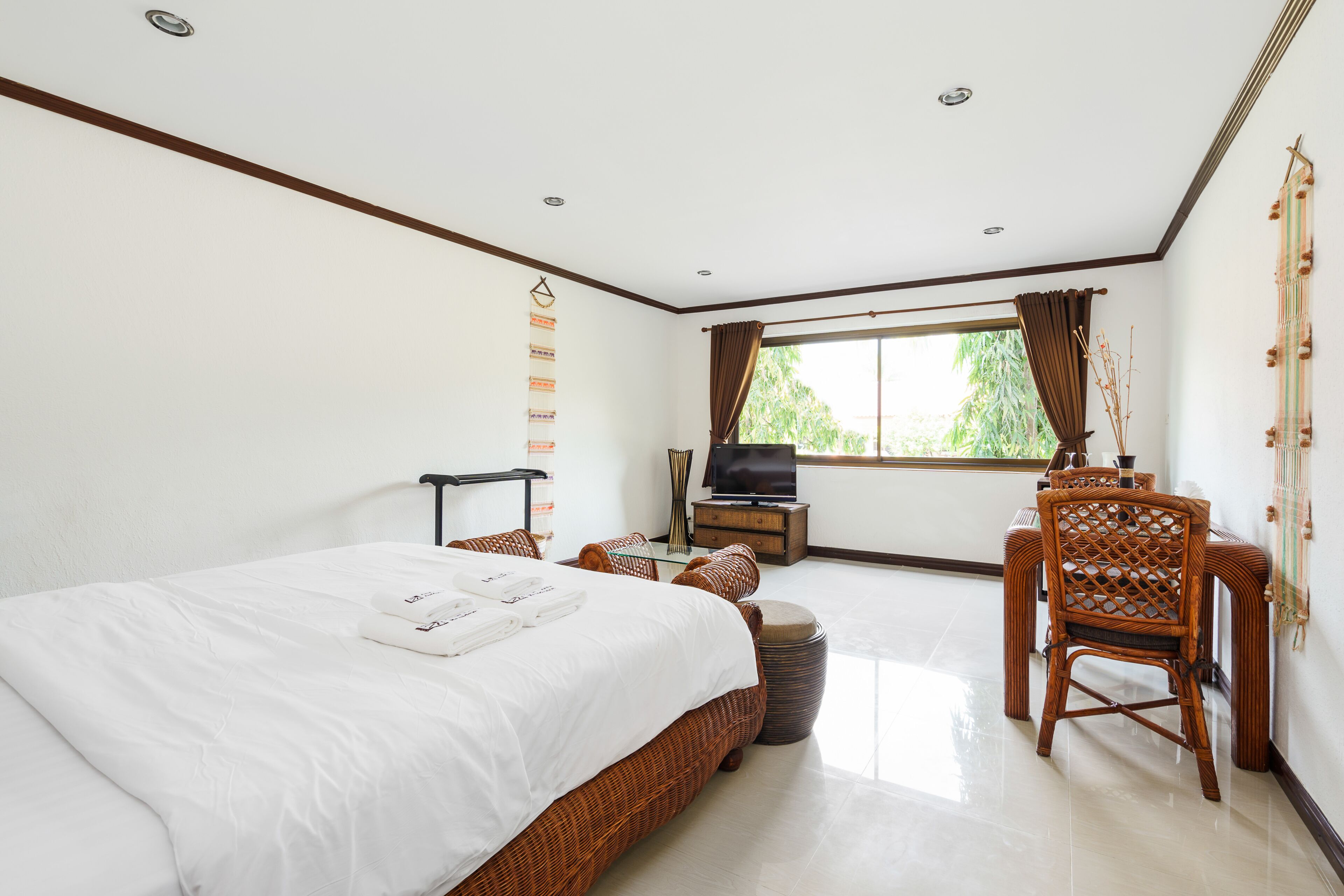 budget room | minibar, in-room safe, laptop workspace, free cots/infant beds