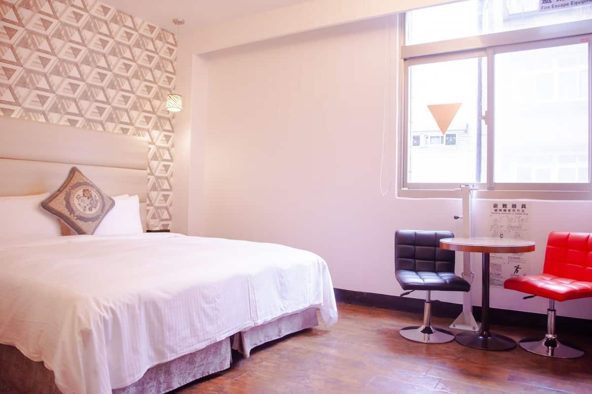 Elite Room | Down duvets, desk, free WiFi, bed sheets