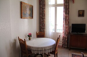 In-room dining