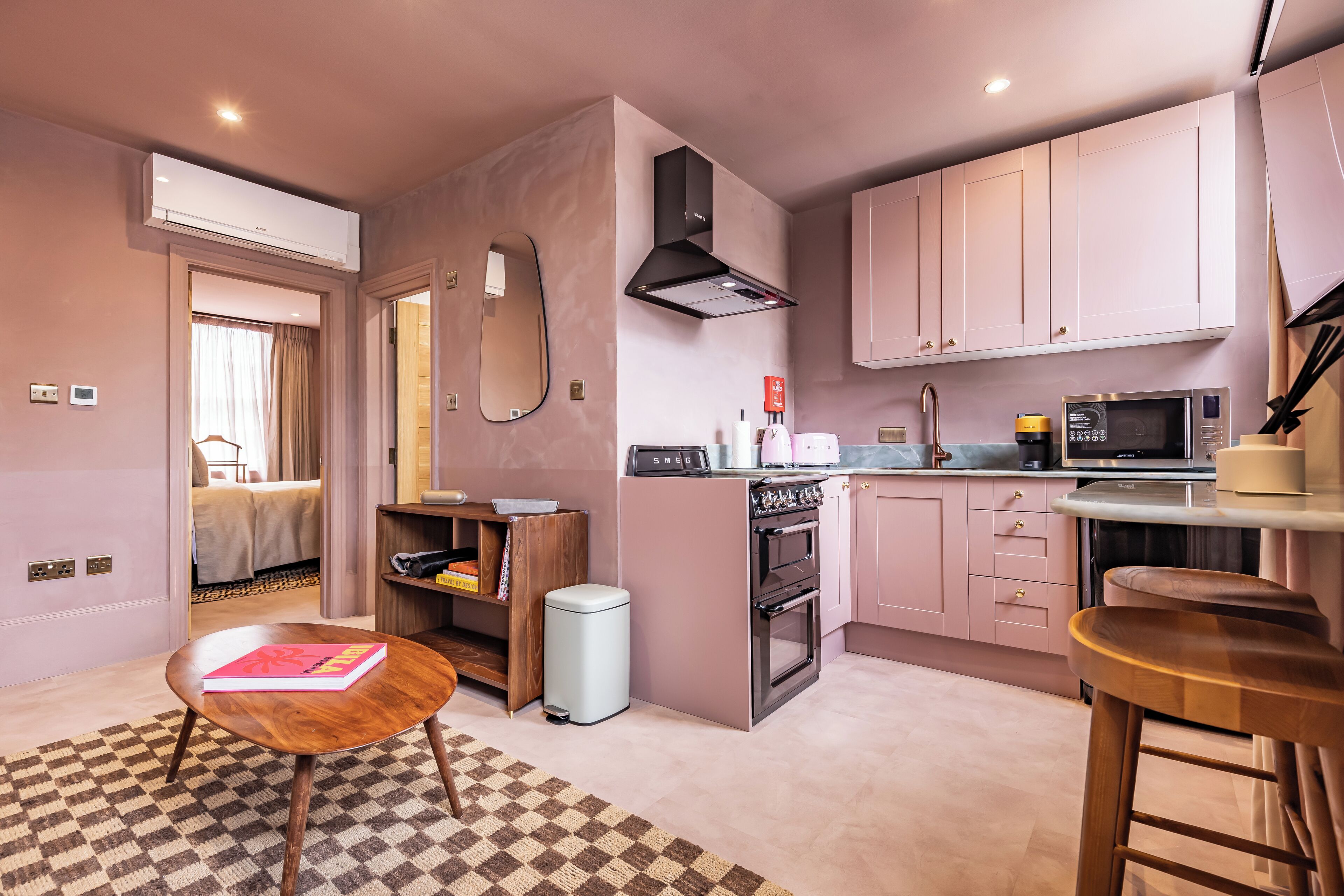 exclusive apartment, ensuite, city view | private kitchen | fridge, microwave, electric kettle