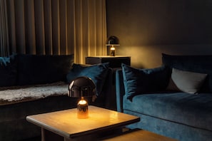 Family Apartment, Ensuite, City View | Living area | Netflix, streaming services