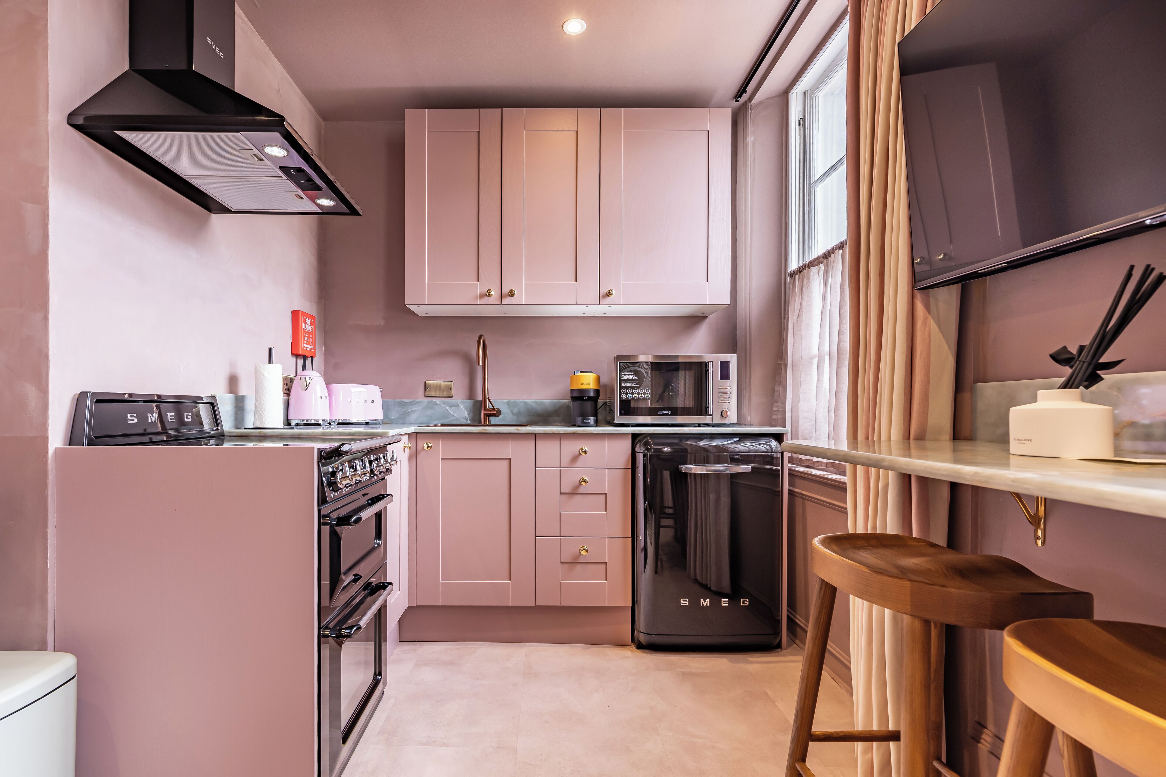 exclusive apartment, ensuite, city view | private kitchen | fridge, microwave, electric kettle