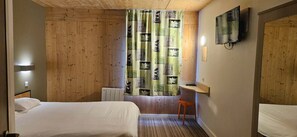 Tweepersoonskamer | Verduisterende gordijnen, gratis babybedden, gratis wifi, beddengoed