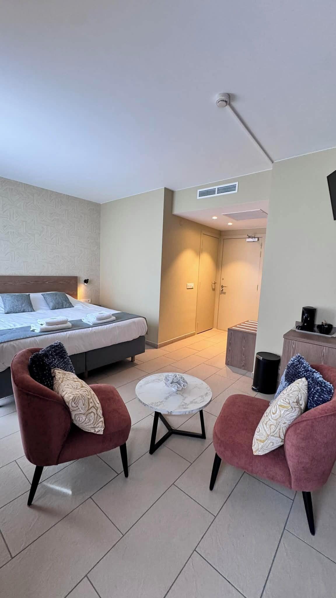 Suite | Soundproofing, free WiFi, bed sheets, wheelchair access