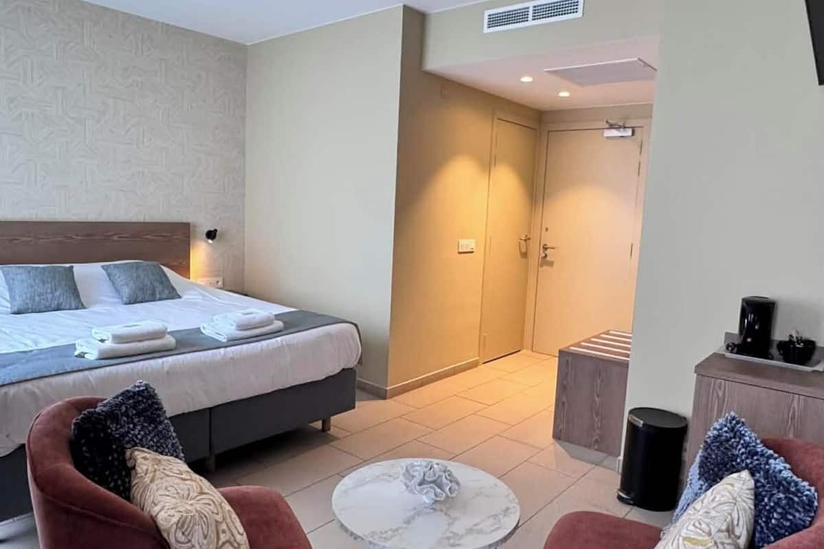 Suite | Sistema de insonorización, wifi gratis, ropa de cama