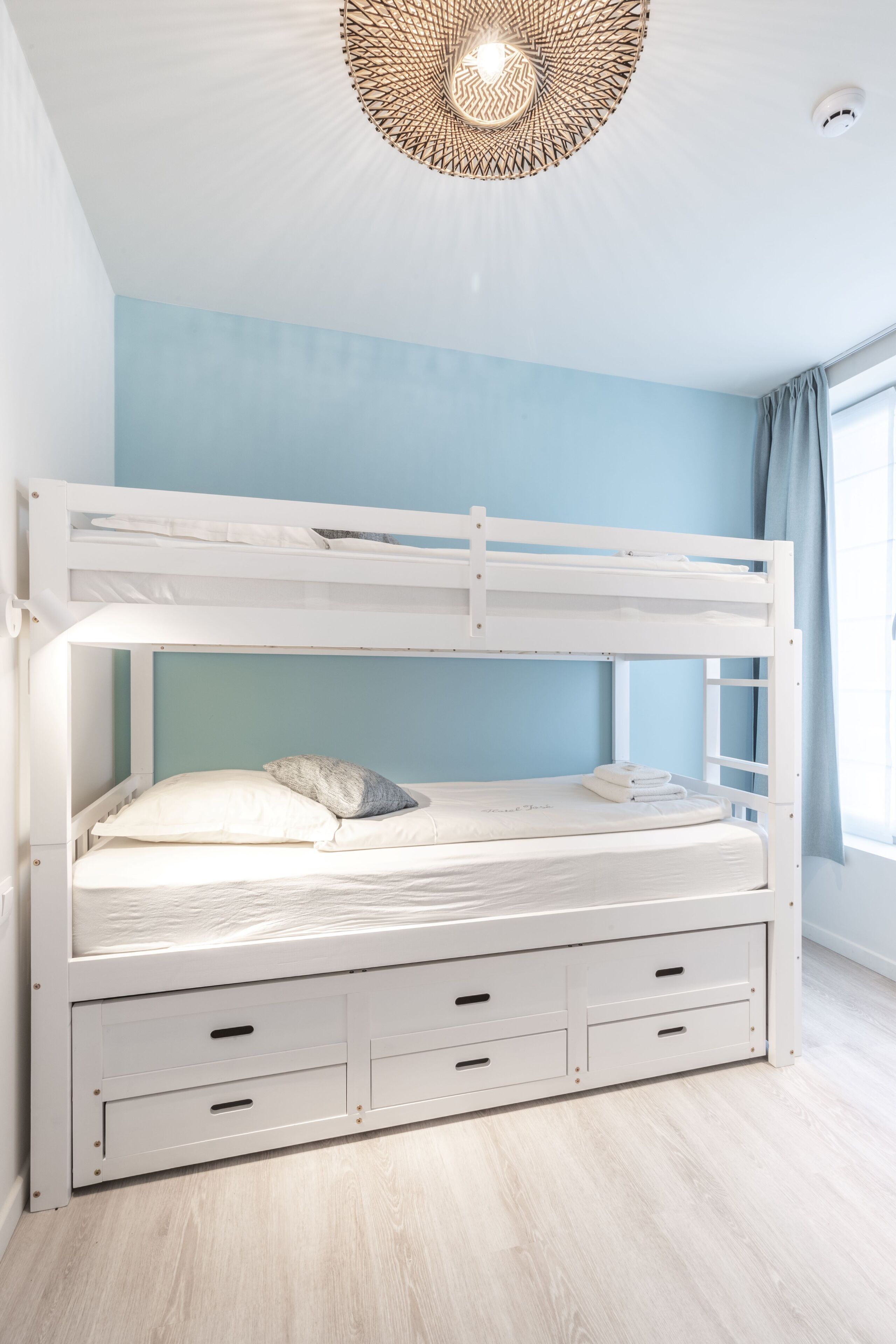 Rom – comfort (4p, Kamer) | Lydisolert, wi-fi (inkludert), sengetøy og rullestolvennlig