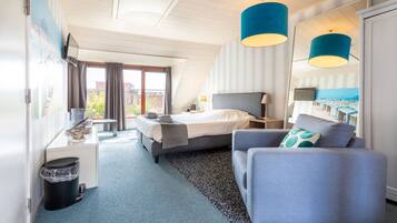 Suite (400, Bathroom) | Schallisolierte Zimmer, kostenloses WLAN, Bettwäsche, Rollstuhlgeeignet