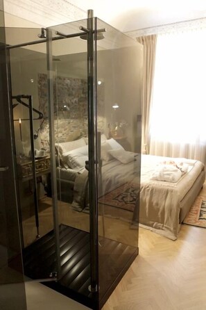 Superior-Doppelzimmer | Dusche im Bad