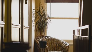 Interior detail - Auberge Amérik (Québec City)