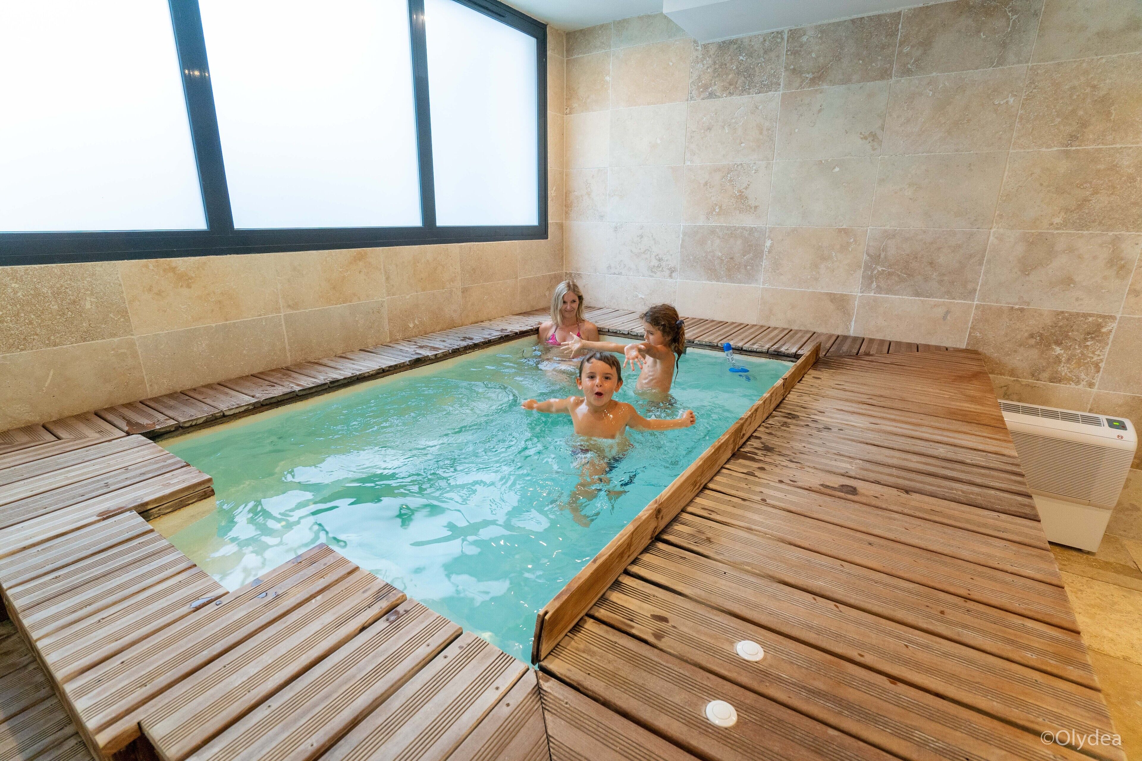 couples treatment room(s), hot tub, body treatments, massages